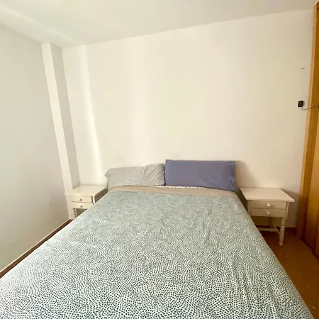 Big Family Parking And Noise Free * Terrassa